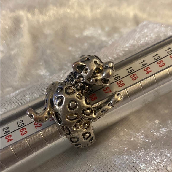 Leopard Motif Ring in Silver and Gold - Picture 1 of 7